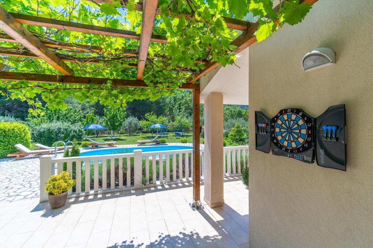 Villa Ana - 3 Bedroom Villa With Private Pool And Unspoiled Natural Environment Kučiće エクステリア 写真