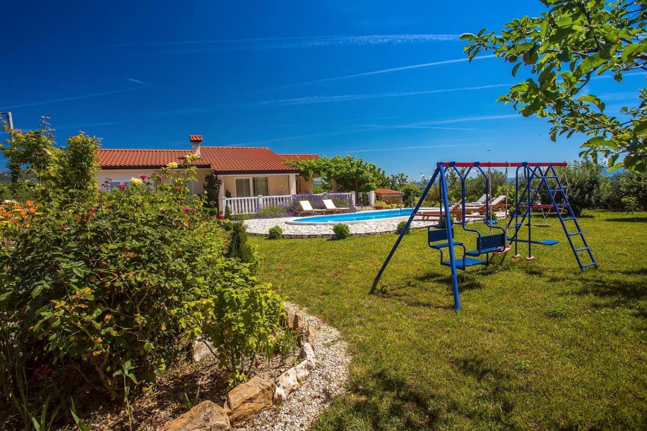 Villa Ana - 3 Bedroom Villa With Private Pool And Unspoiled Natural Environment Kučiće エクステリア 写真